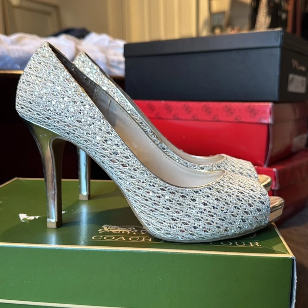 Coach and Four Sparkle Heels - Picture 2 of 7